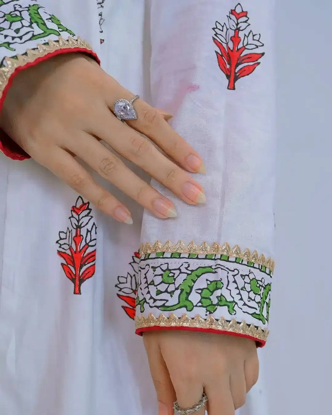 AYLA STUDIO - AK Galleria