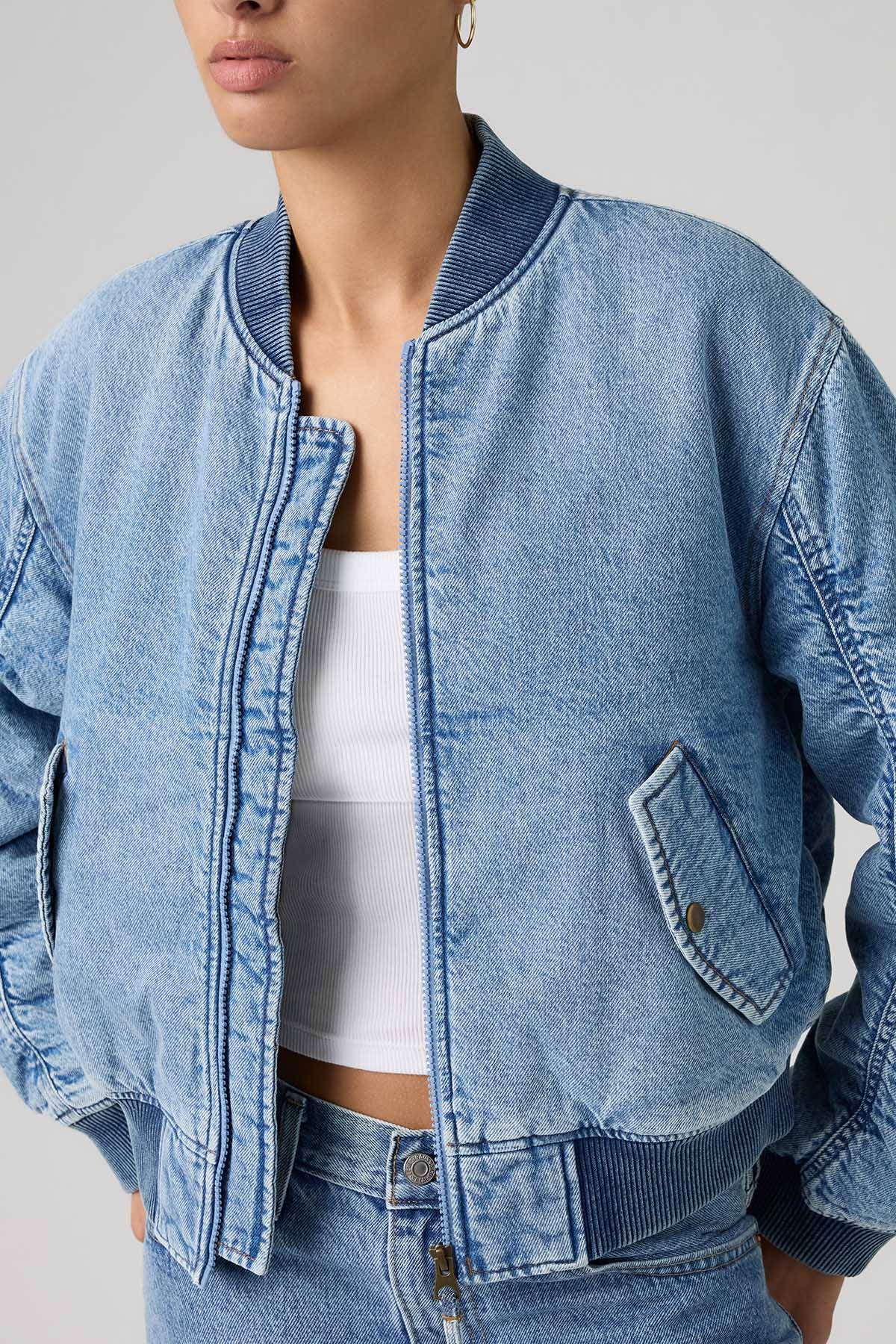 Levi's
