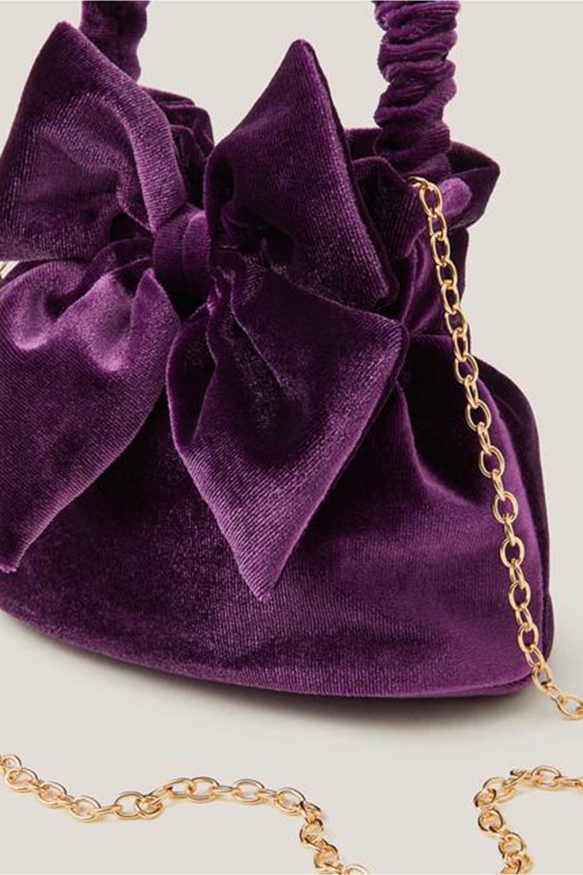 Accessorize - AK Galleria