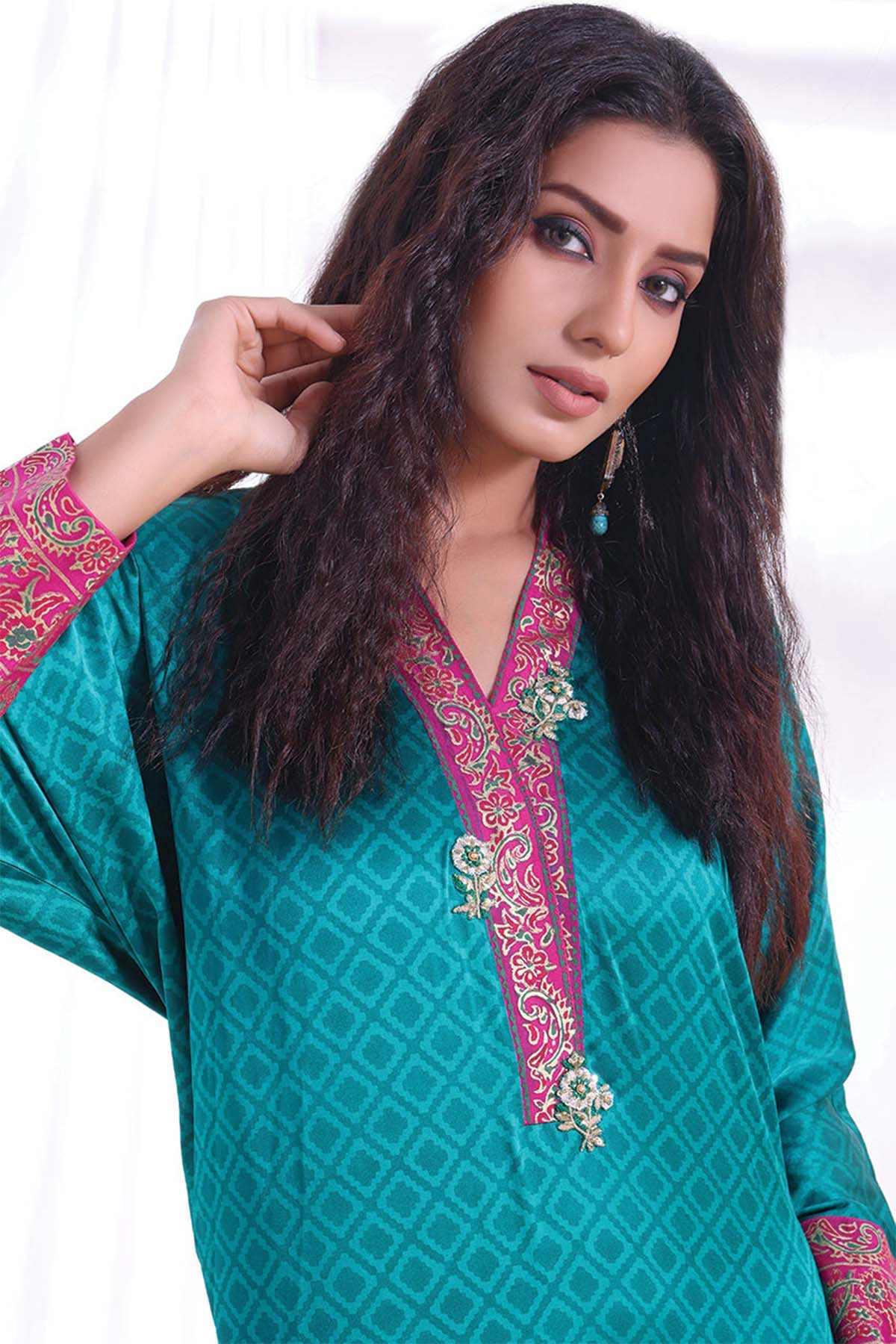 Nimra Kashif - AK Galleria