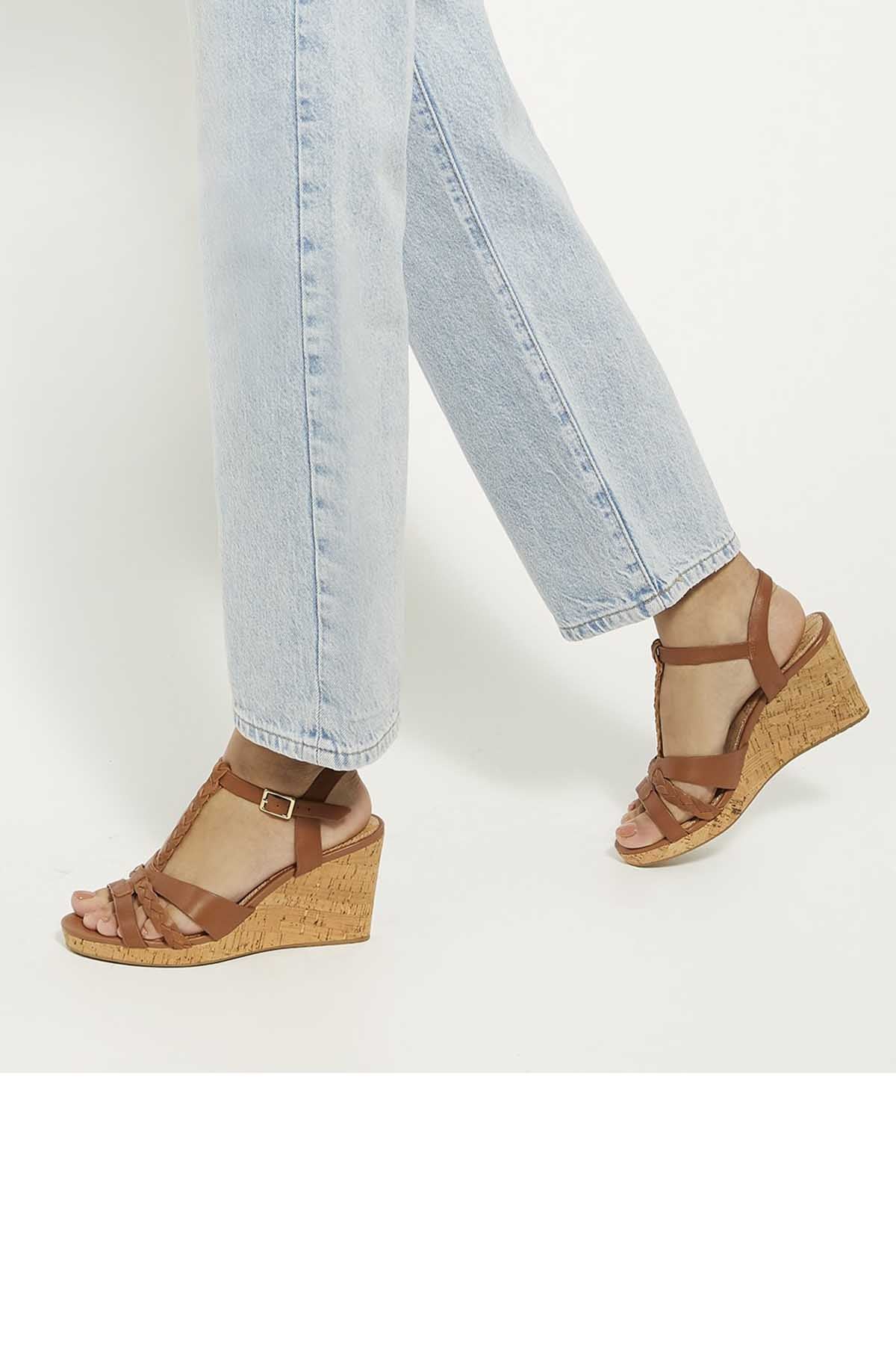 Dune London - AK Galleria