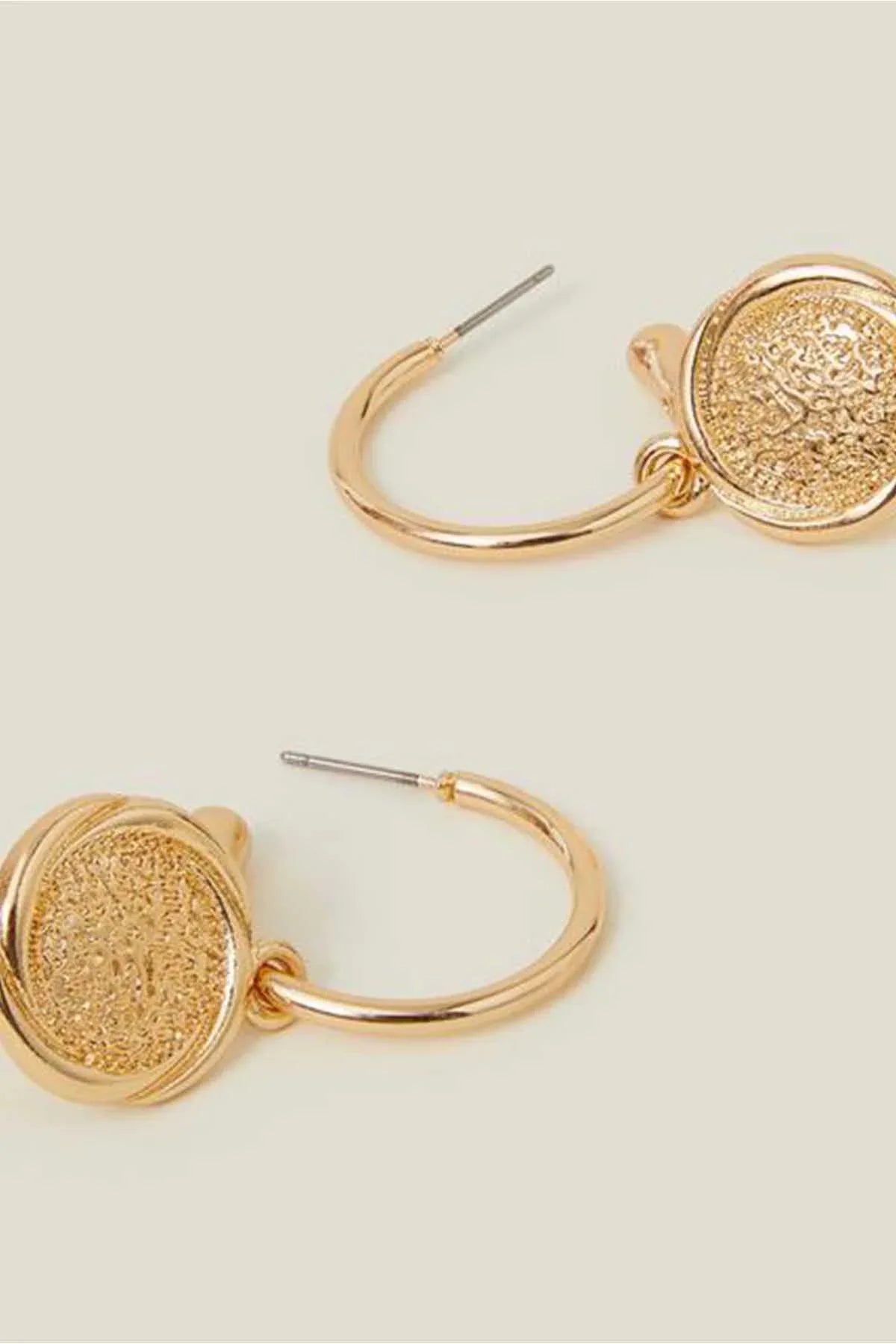 Accessorize - AK Galleria