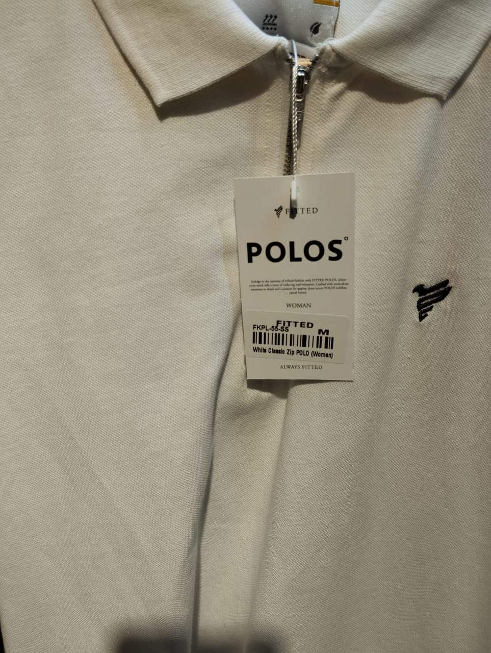 Vanilla fitted polo shirt with collar and front zipper