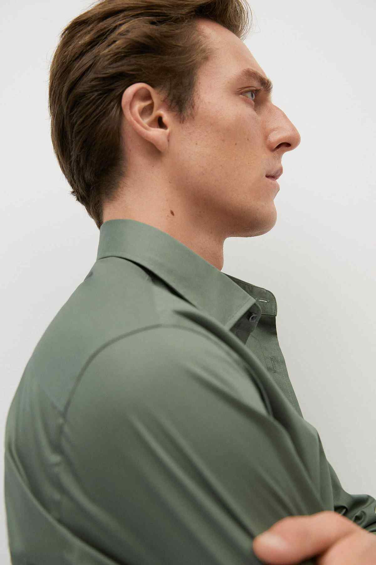MANGO men's green button-up shirt collar detail, long sleeves