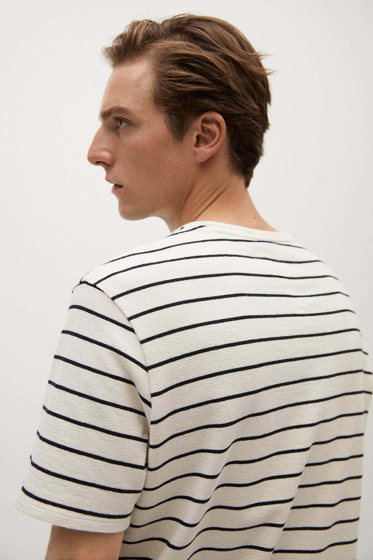 Ecru striped T-shirt back close-up, crew neck, short sleeves with black stripes