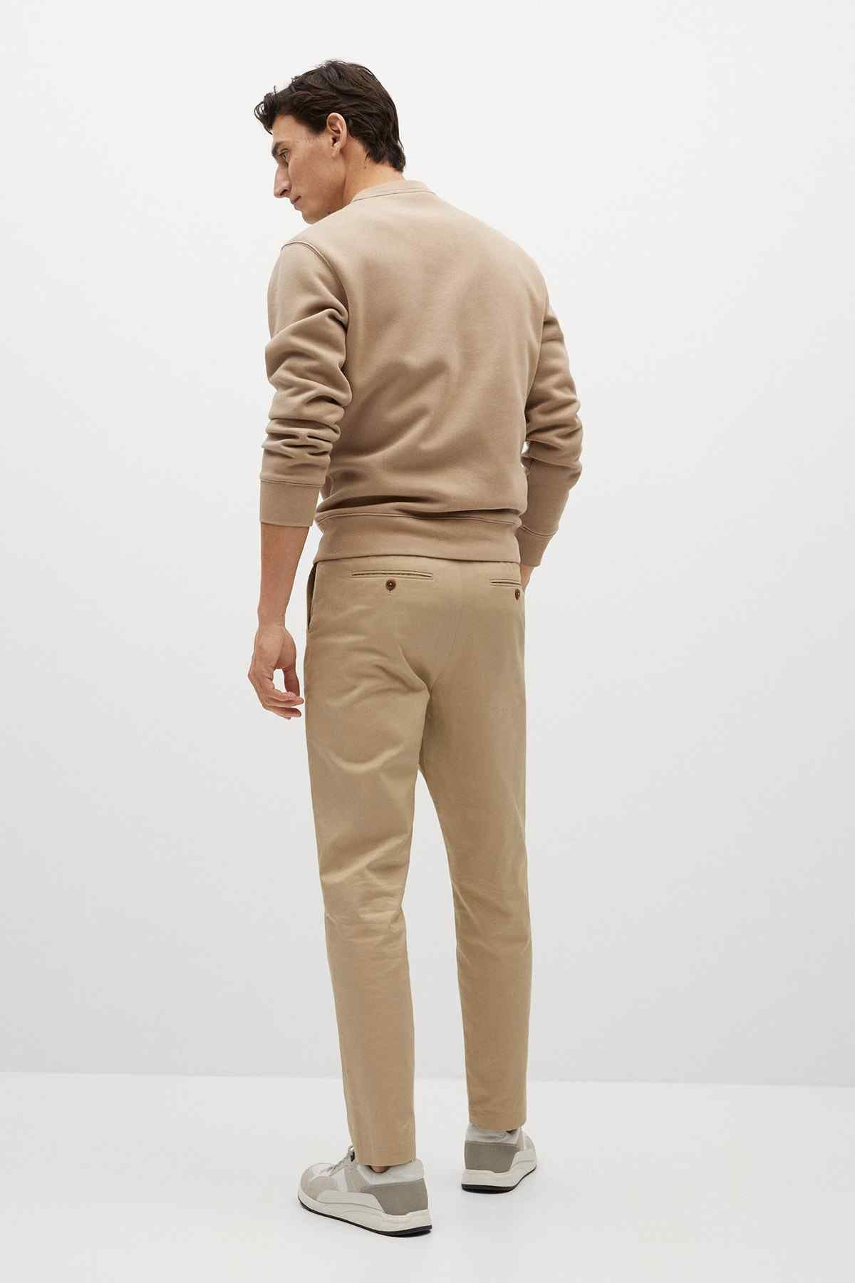 Men's beige crewneck sweatshirt (back) with matching sweatpants, side pockets