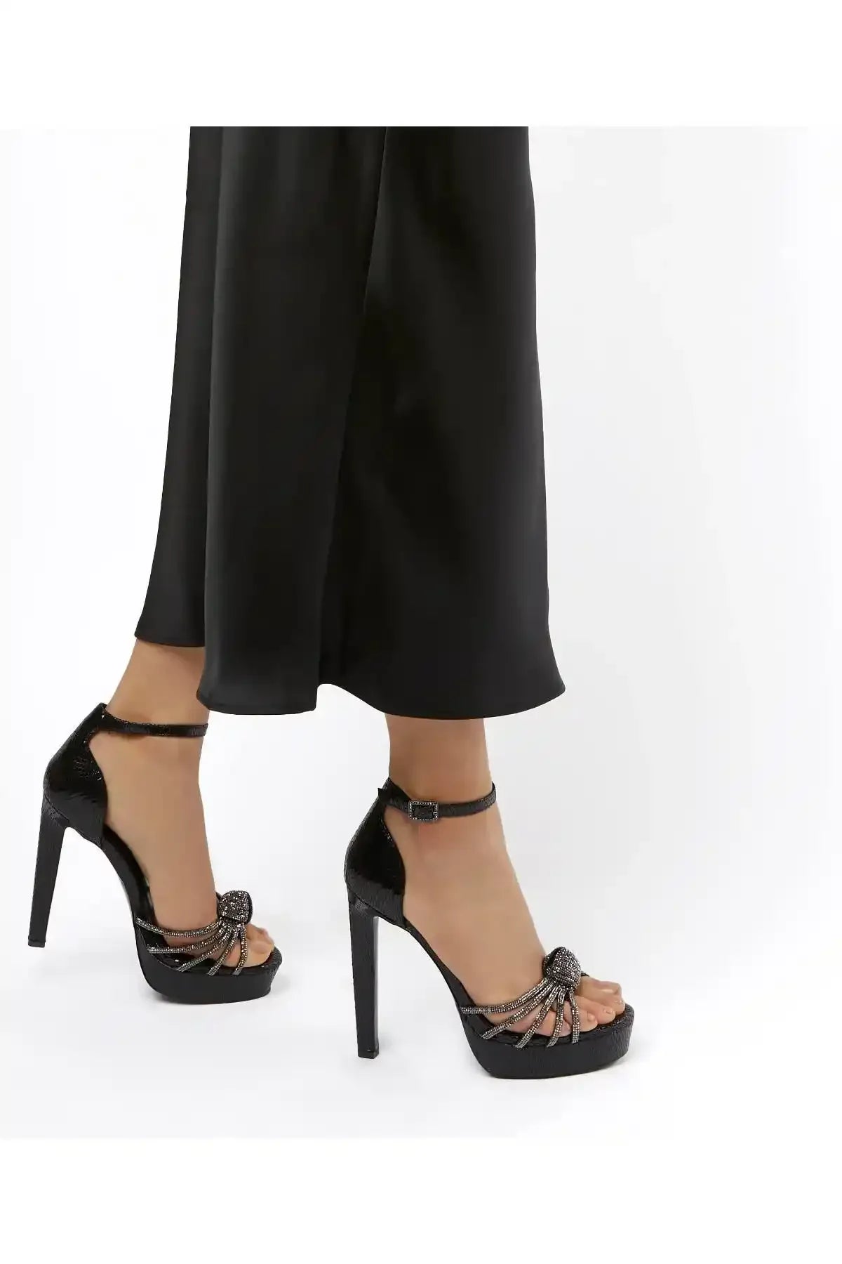 Dune London - AK Galleria