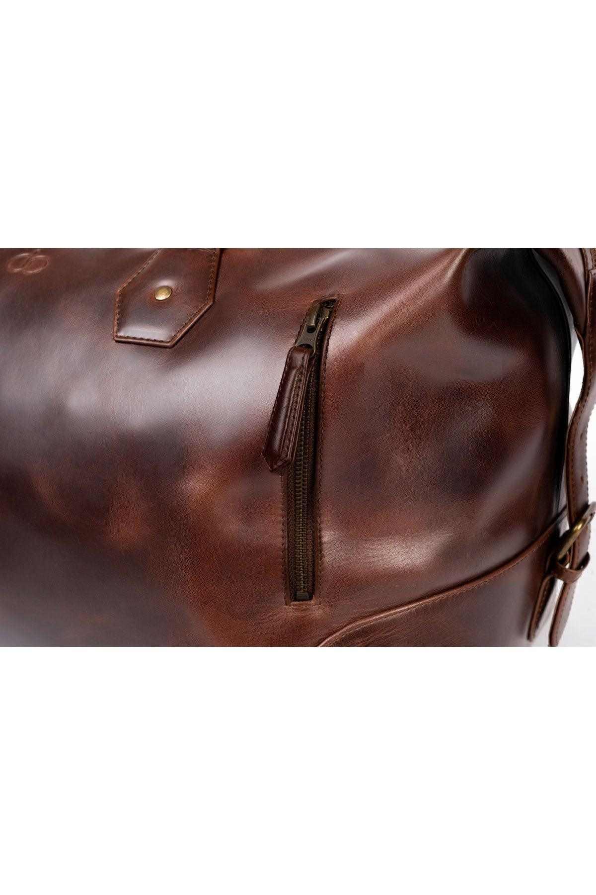 Obi Pelle - AK Galleria