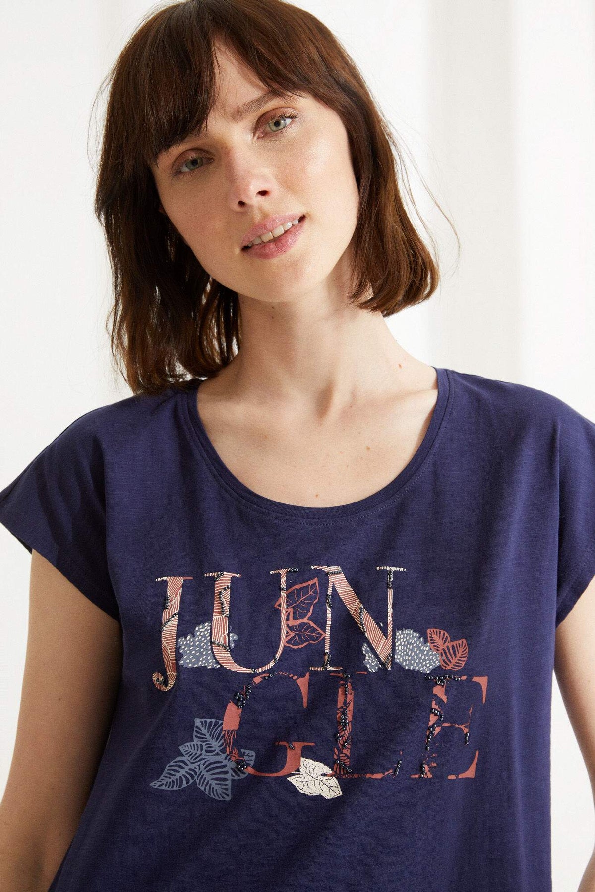 Women'secret navy graphic T-shirt close-up, crew neck short sleeves