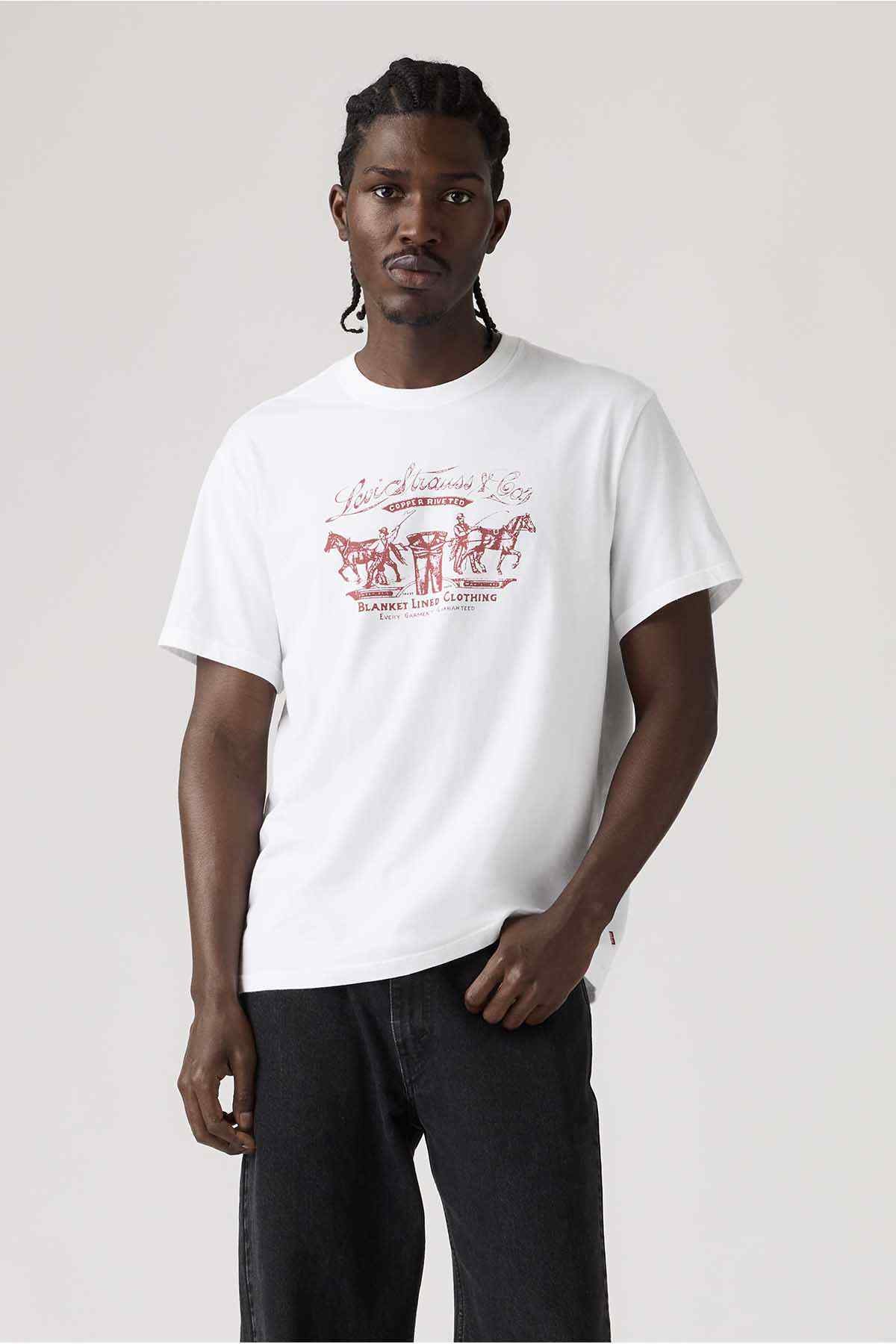 Men's white Levi's graphic T-shirt with crew neck and short sleeves