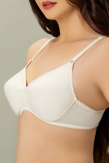 Bebelle vanilla underwire bra with lace-trim edge and adjustable straps
