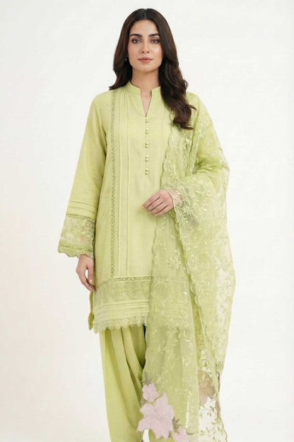 Light green embroidered kurta set with dupatta, long sleeves and scalloped lace details