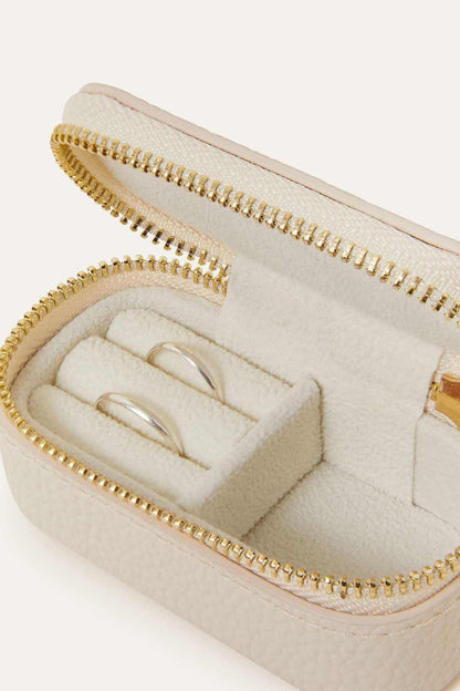ACCESSORIZE