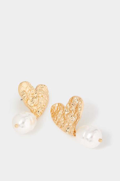 Gold glitter heart earrings with white pearl bead drops