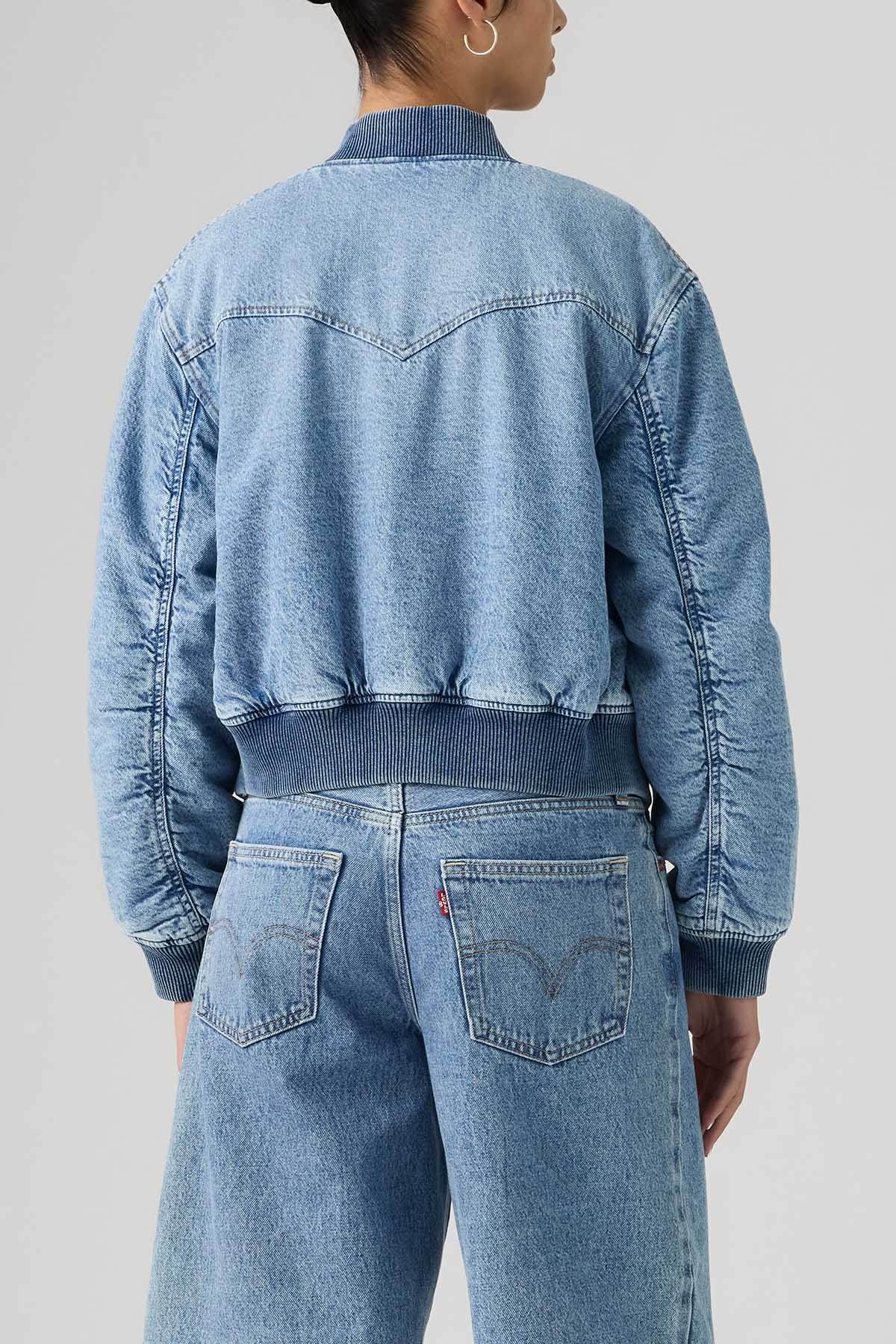 Levi's