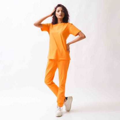Dhaga orange short-sleeve T-shirt and matching jogger pants set, crew neck