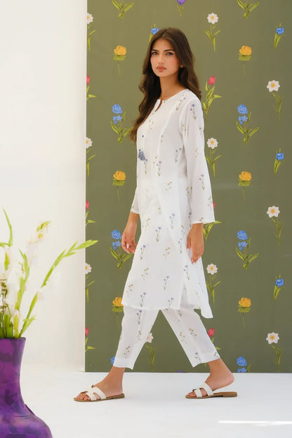 Dhaga white floral kurta with matching straight pants, long sleeves