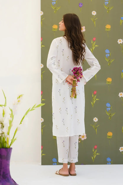 White floral kurta and pants set, long tunic with gathered cuffs