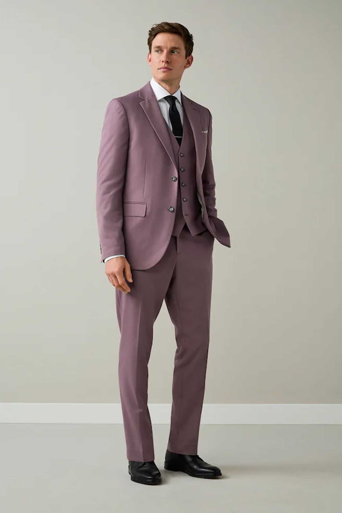 Men's lilac purple three-piece suit front view with waistcoat and blazer
