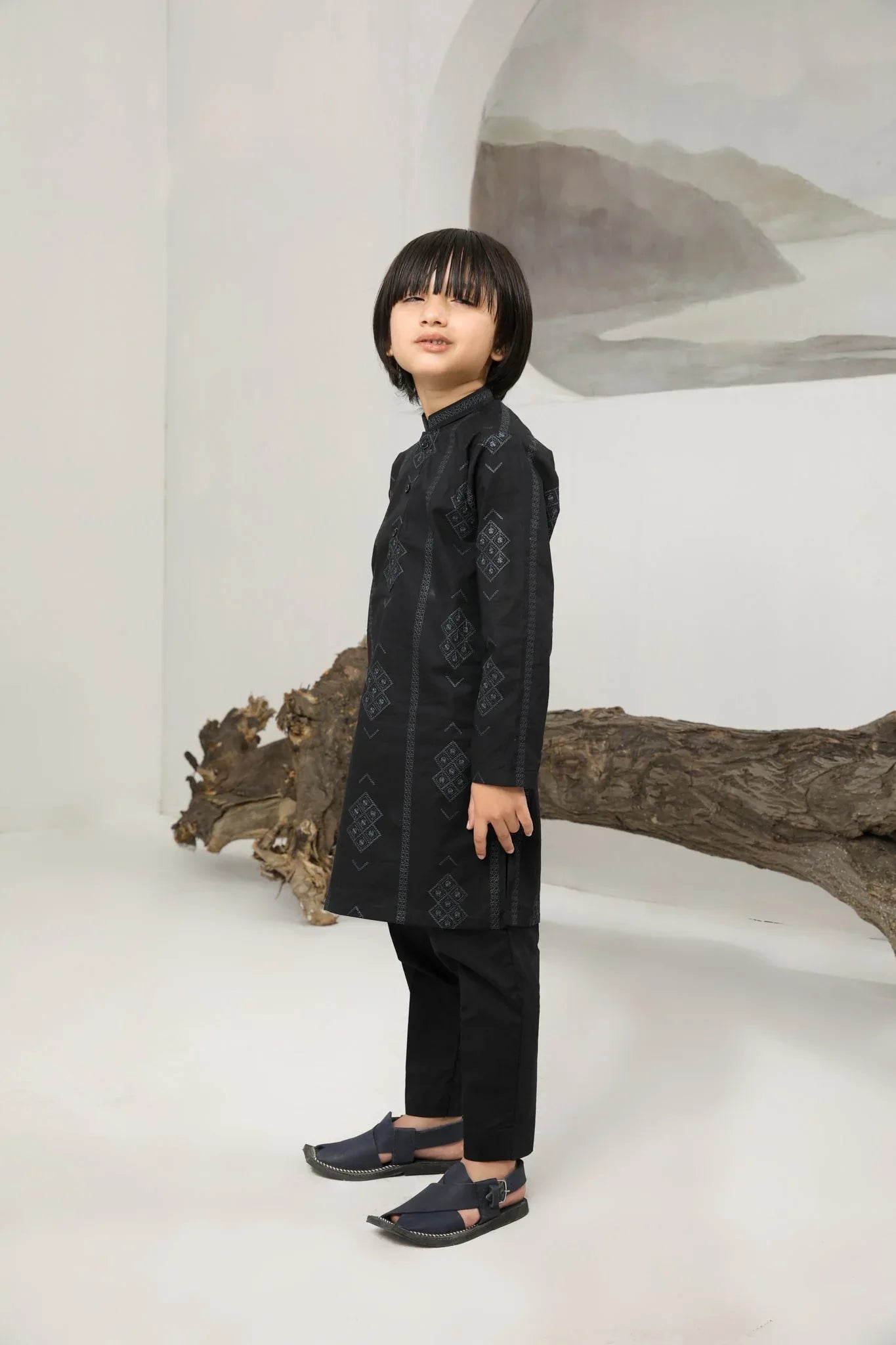 MURAQSH - AK Galleria