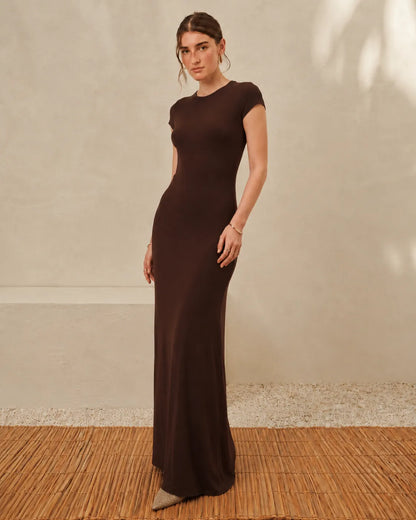 Brown fitted maxi dress with crew neck and short sleeves