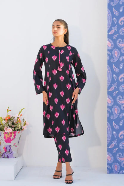 Black printed long kurta with round neck and matching straight pants, pink motifs