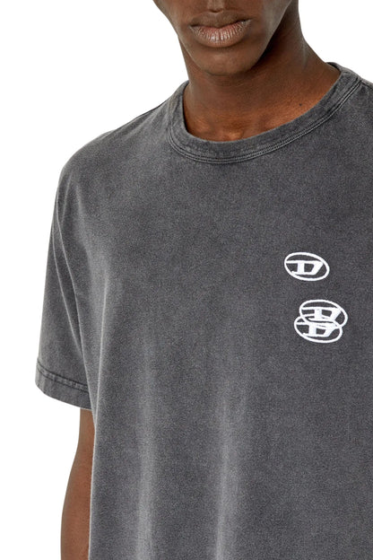 Mens charcoal crewneck T-shirt close-up of chest logo graphic