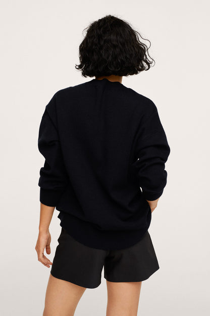 MANGO black crewneck sweatshirt and black shorts, back view