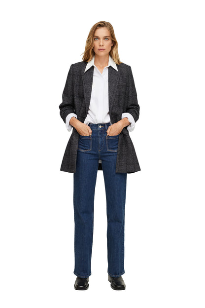 Grey textured blazer with notch lapels, long sleeves and side pockets