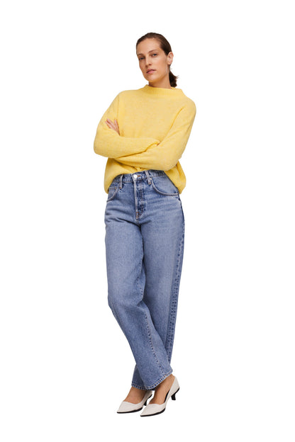 Pastel yellow knit sweater, crew neck, long sleeves