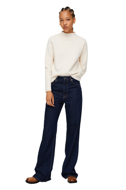 Ecru crew-neck sweatshirt with long sleeves, relaxed fit