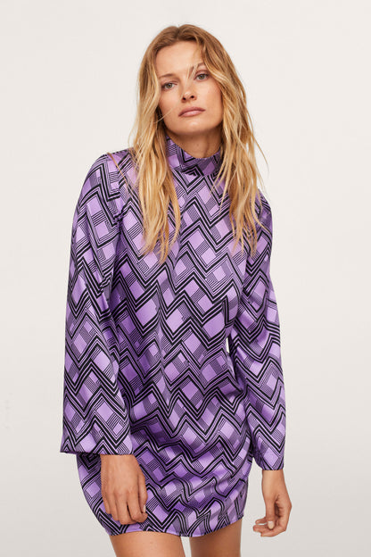 Lilac zigzag long-sleeve mini dress with V-neck and gathered cuffs