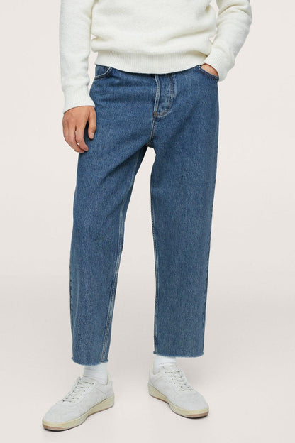 Men's medium-blue denim jeans with straight fit and cuffed hem