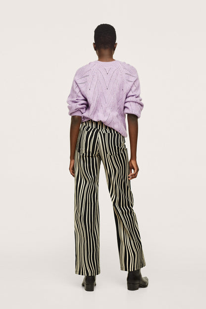 Lavender knit sweater back with V-stitch details and puff sleeves