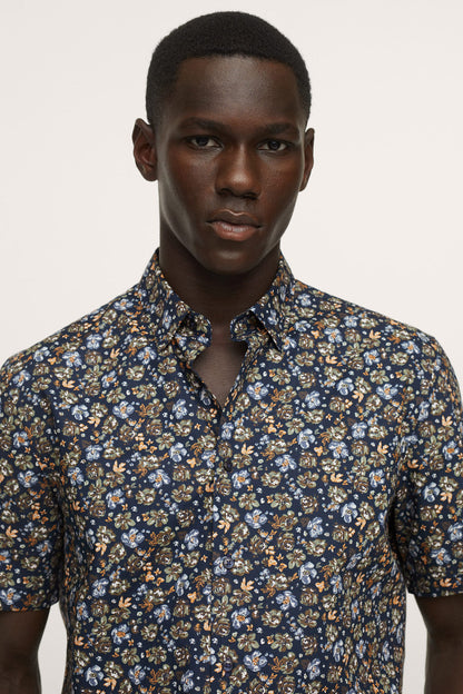 Men's dark navy floral short-sleeve button-up shirt, collar and chest detail