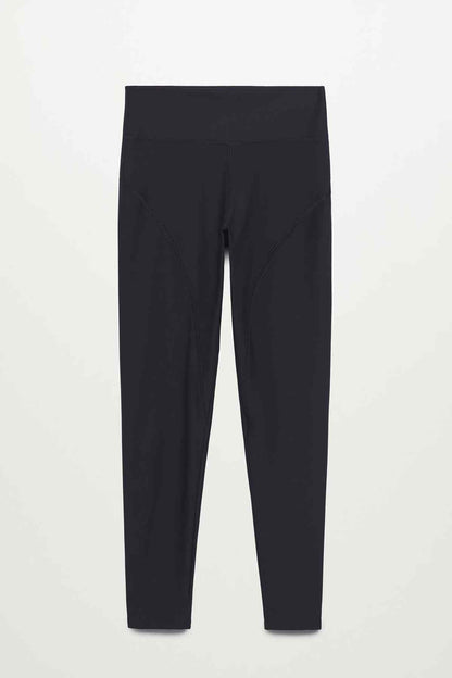 Black leggings with ankle-length straight legs