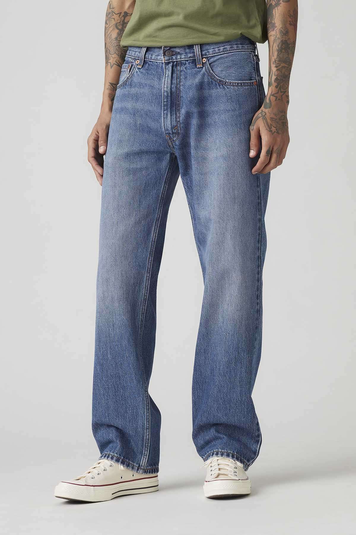 Dark wash jeans waist with belt loops and stitched front pockets