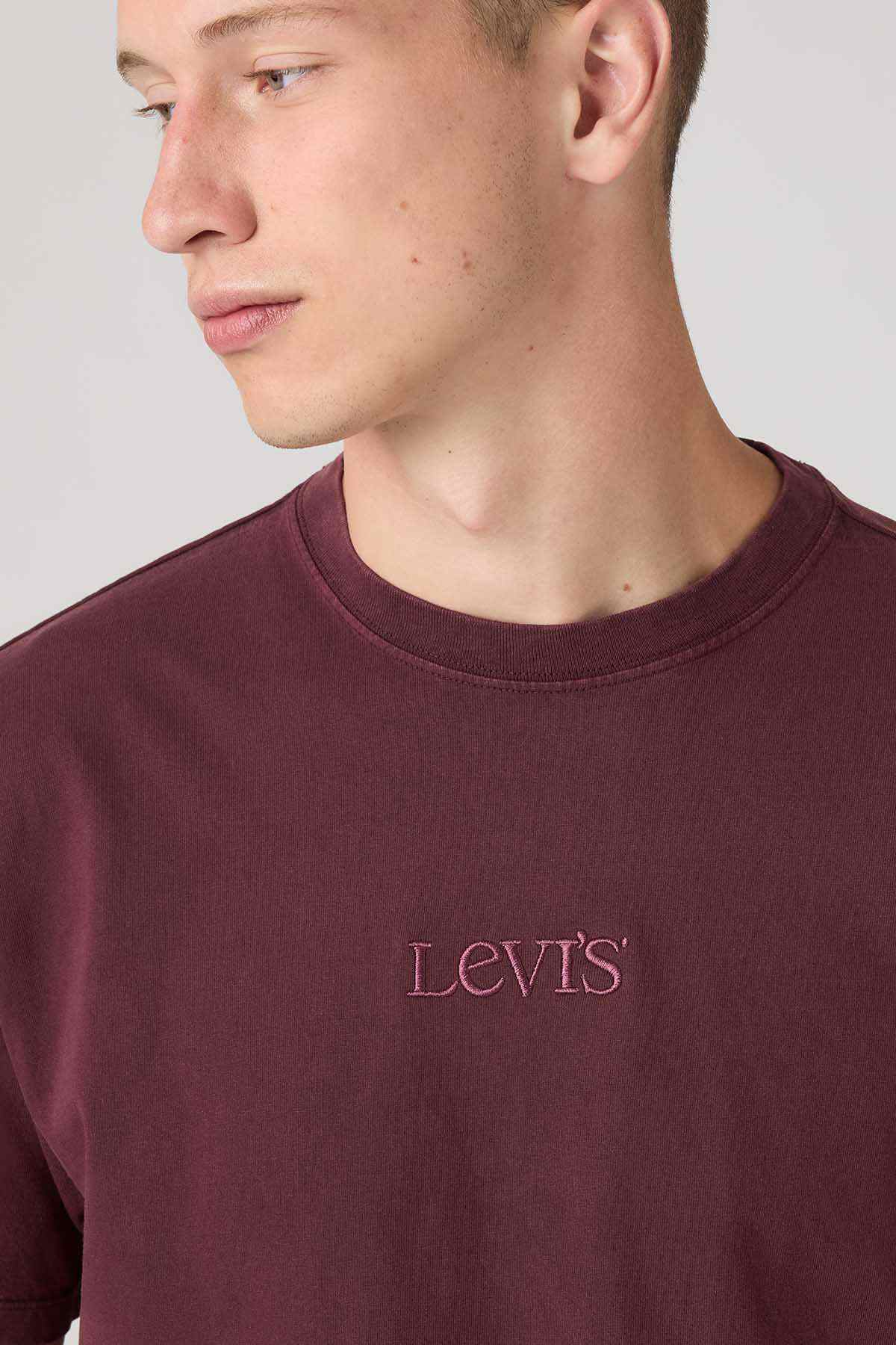 Levi's mahroon T-shirt close-up: front chest logo and crew neck