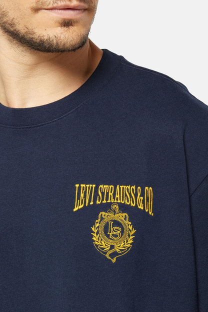 Levi's dark blue T-shirt close-up of yellow chest logo and crew neckline