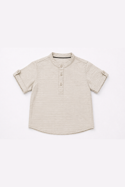 Short-sleeve striped henley shirt with collar and button placket, light gray-beige