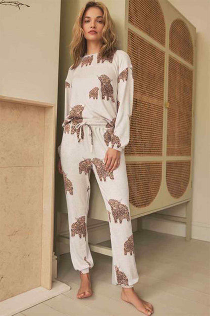 Oatmeal printed pajama set: long-sleeve top and drawstring jogger pants