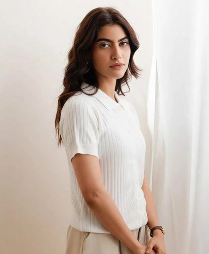 Short-sleeve button-up shirt in white ribbed knit with collar, side view