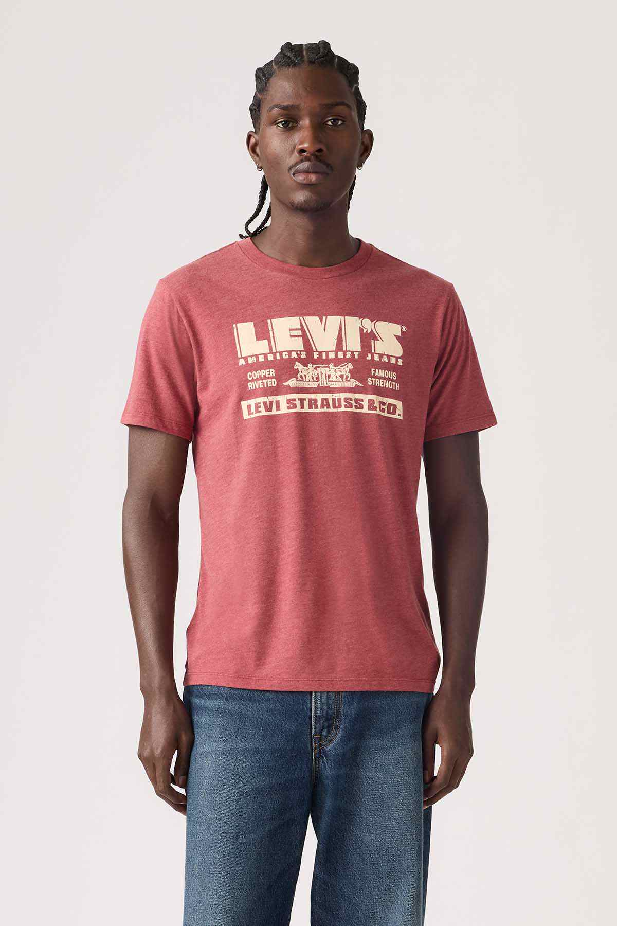 Men's red Levi's graphic crewneck T-shirt, short sleeves