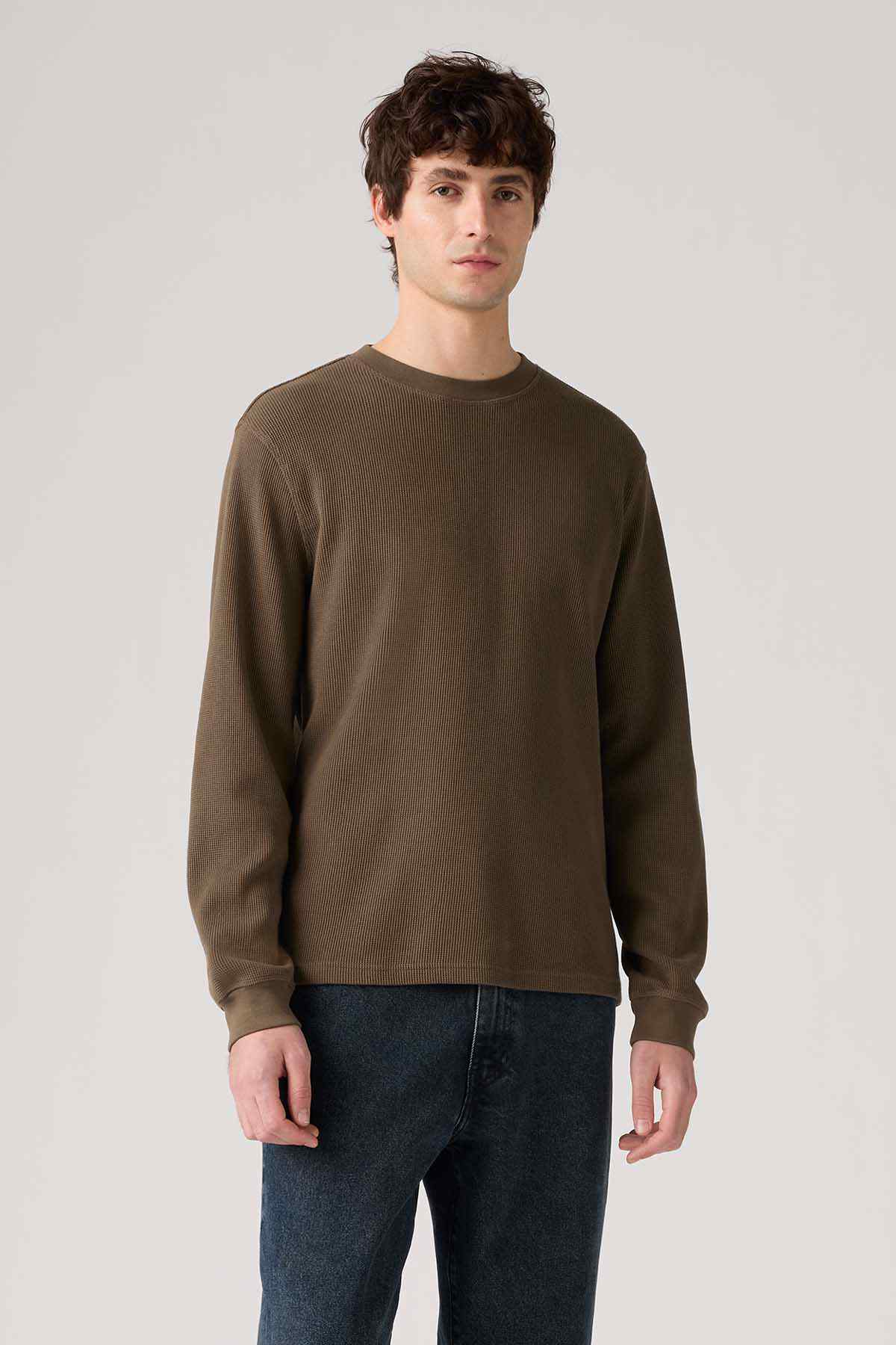 Levi's brown crewneck pullover sweatshirt, long sleeves