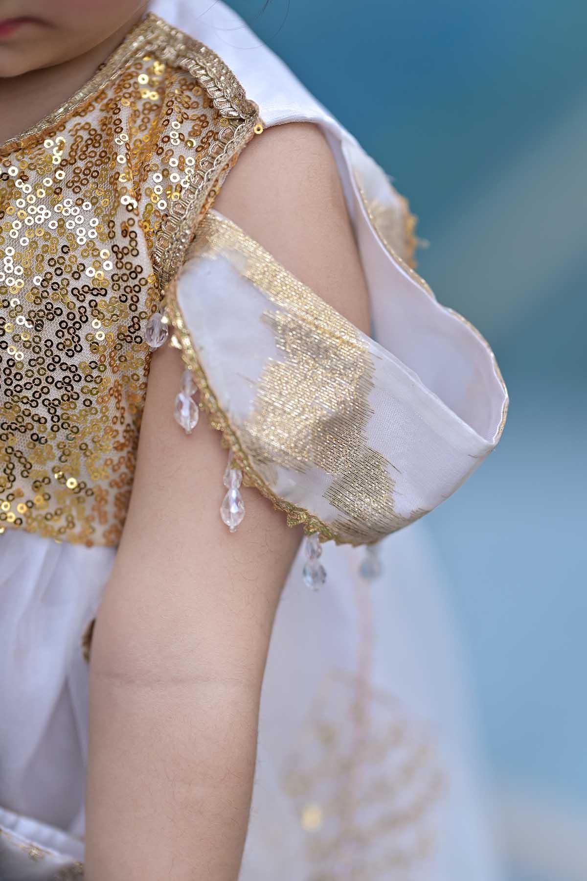 Qurratulain saqib - AK Galleria