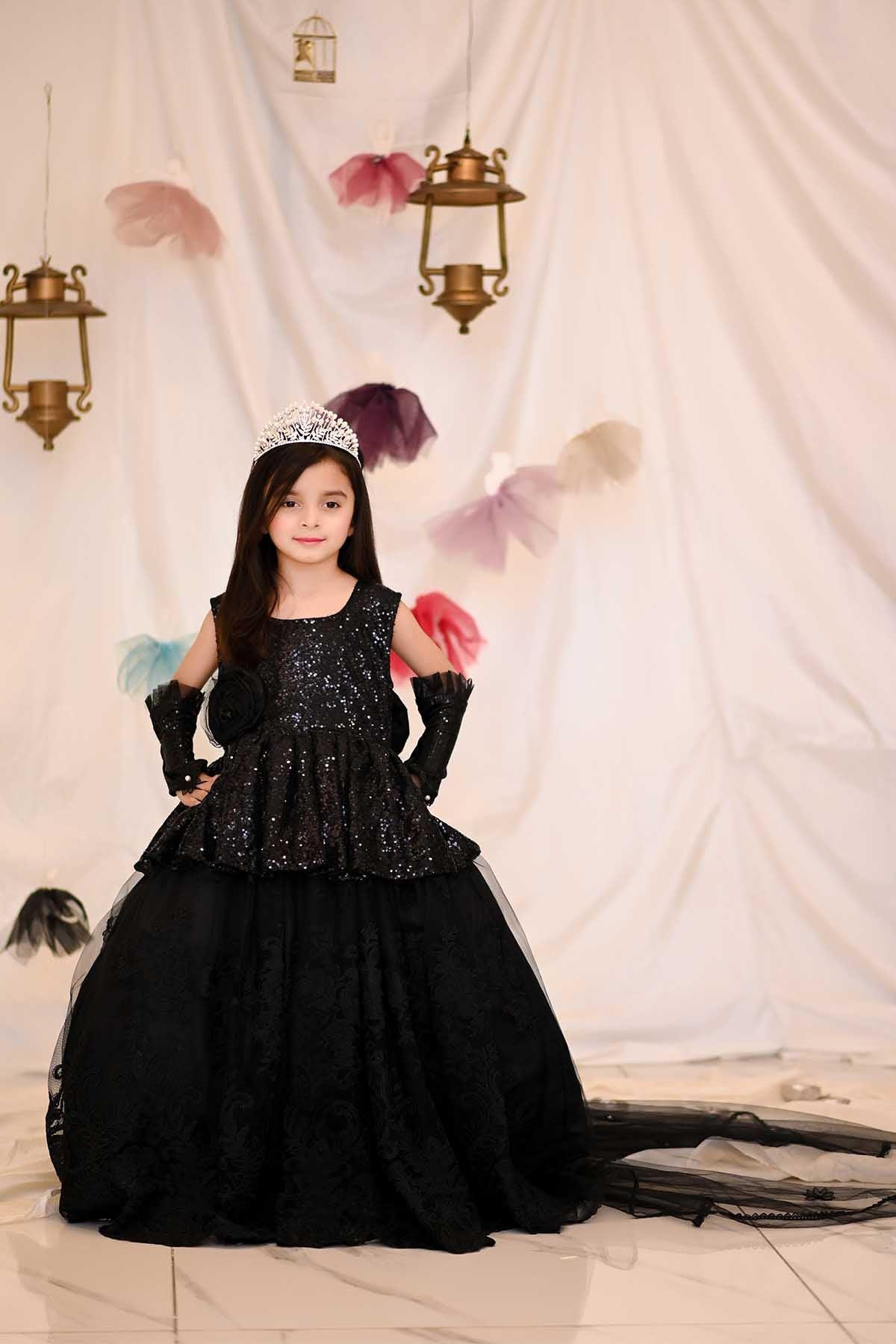 Qurratulain saqib - AK Galleria