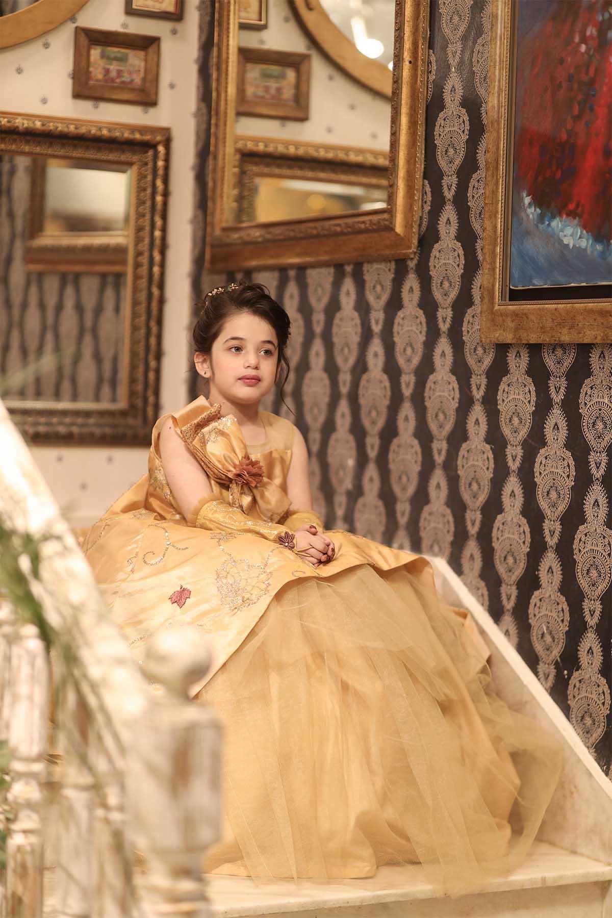 Qurratulain saqib - AK Galleria