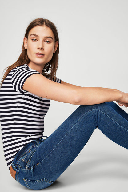 MANGO medium-blue mid-rise jeans with stitched seams and front pocket