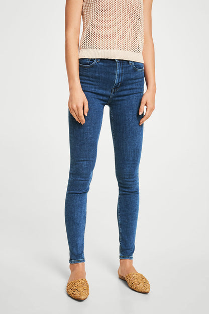 Medium blue skinny jeans, ankle length, five-pocket design and belt loops