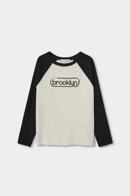 Ecru raglan baseball T-shirt with black sleeves, “brooklyn” logo, long-sleeve